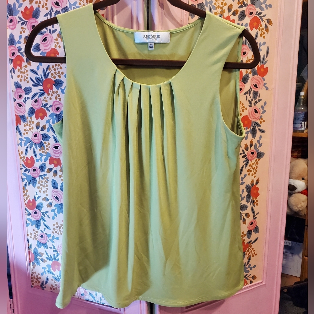 Jones New York Women's Green Sleeveless Top